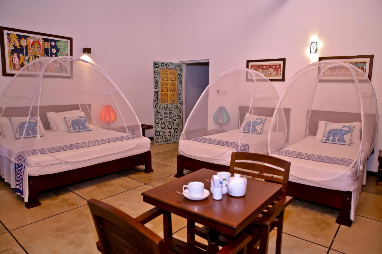 Blue Elephant Boutique Hotel Negombo Bagian luar foto