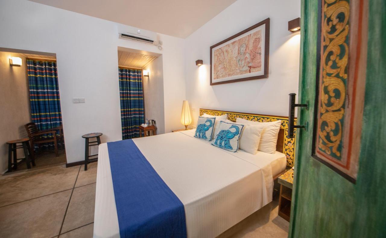 Blue Elephant Boutique Hotel Negombo Bagian luar foto