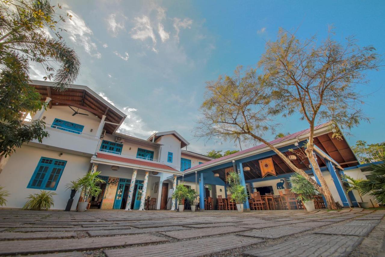 Blue Elephant Boutique Hotel Negombo Bagian luar foto